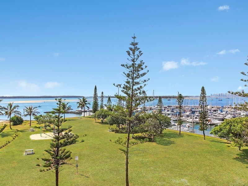 5/10 Oatland Esplanade, Runaway Bay QLD 4216
