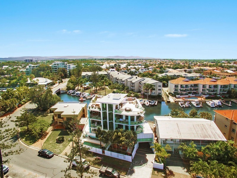5/10 Oatland Esplanade, Runaway Bay QLD 4216