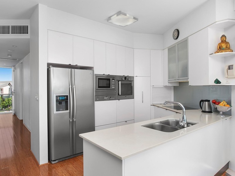 5/10 Oatland Esplanade, Runaway Bay QLD 4216