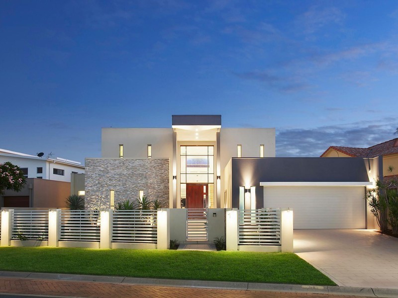 12 Regents Court, Sovereign Islands QLD 4216