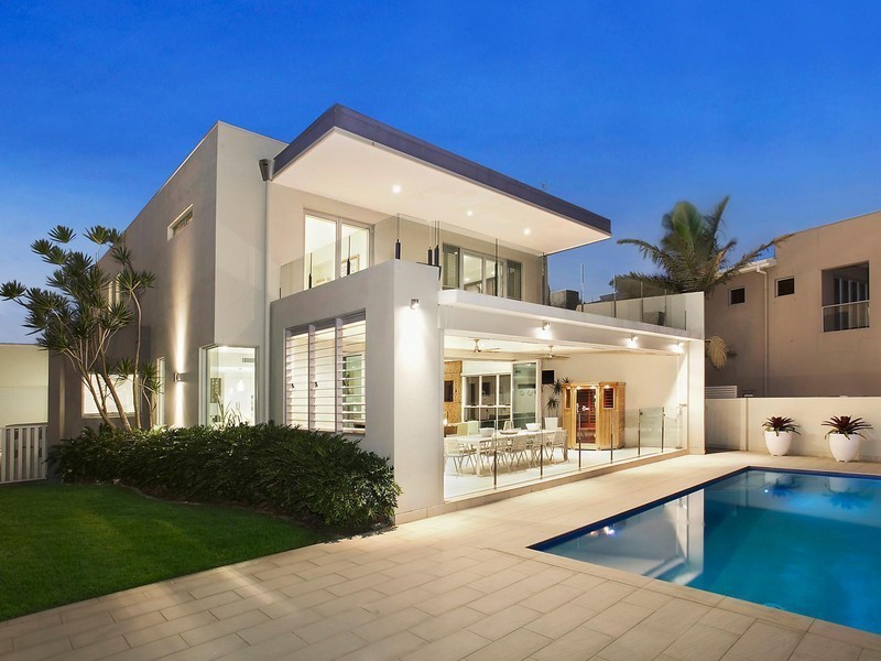 12 Regents Court, Sovereign Islands QLD 4216