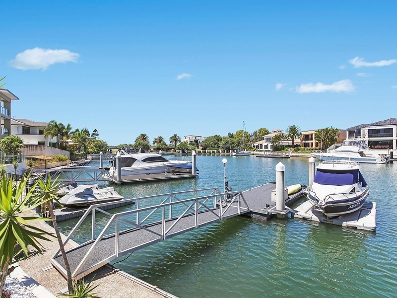 12 Regents Court, Sovereign Islands QLD 4216