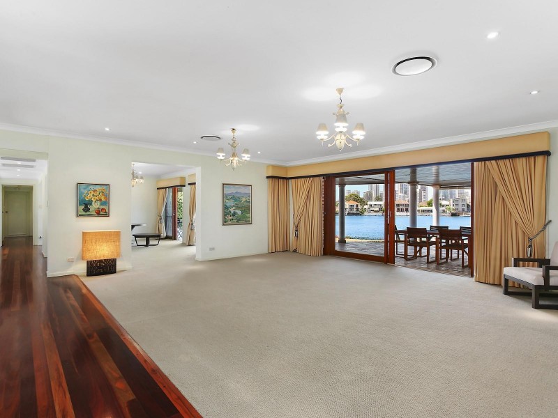 43-45 The Promenade, Isle Of Capri QLD 4217