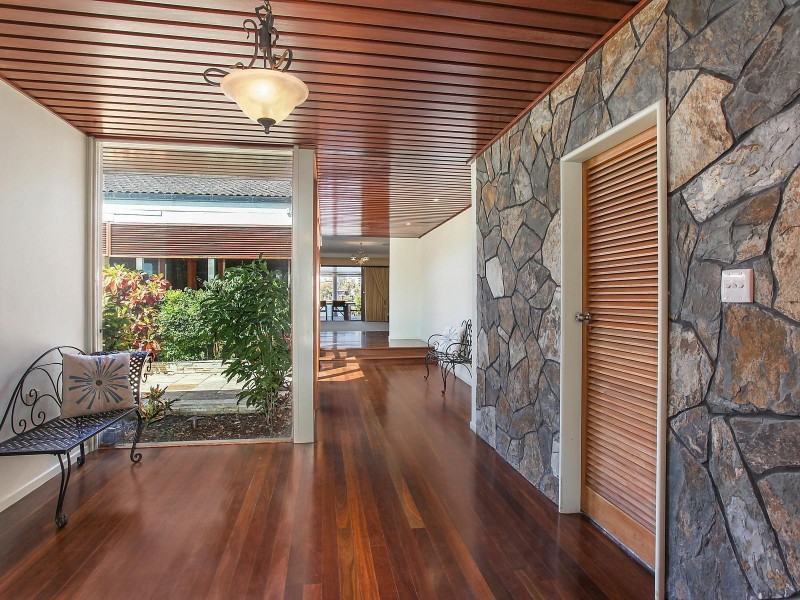 43-45 The Promenade, Isle Of Capri QLD 4217