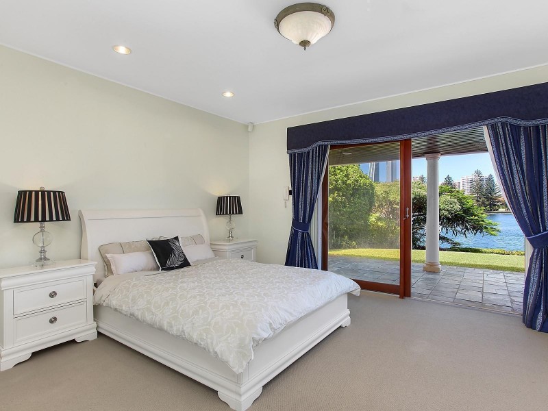 43-45 The Promenade, Isle Of Capri QLD 4217