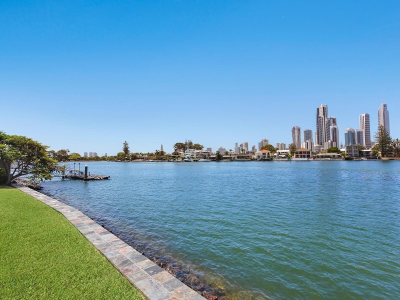 43-45 The Promenade, Isle Of Capri QLD 4217