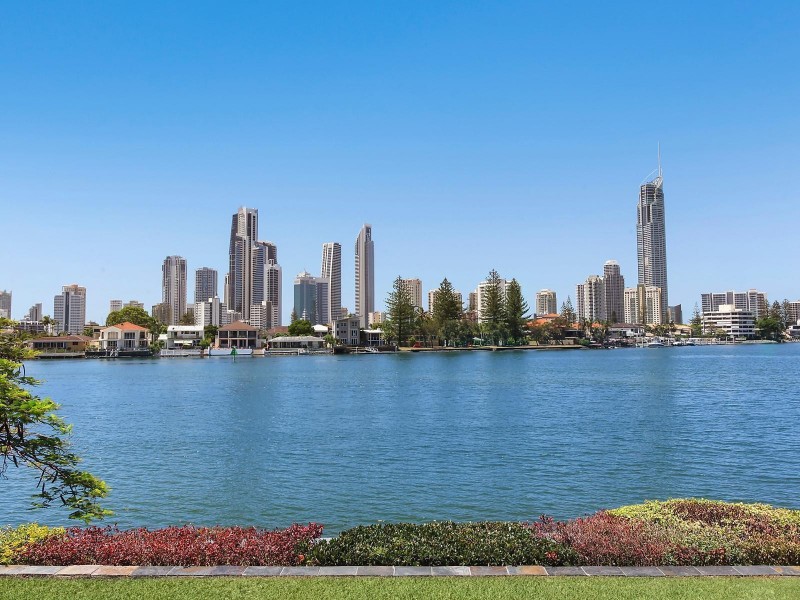 43-45 The Promenade, Isle Of Capri QLD 4217