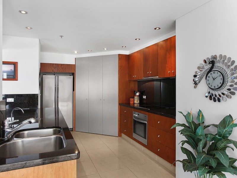 1702/1 Peak Avenue, Main Beach QLD 4217