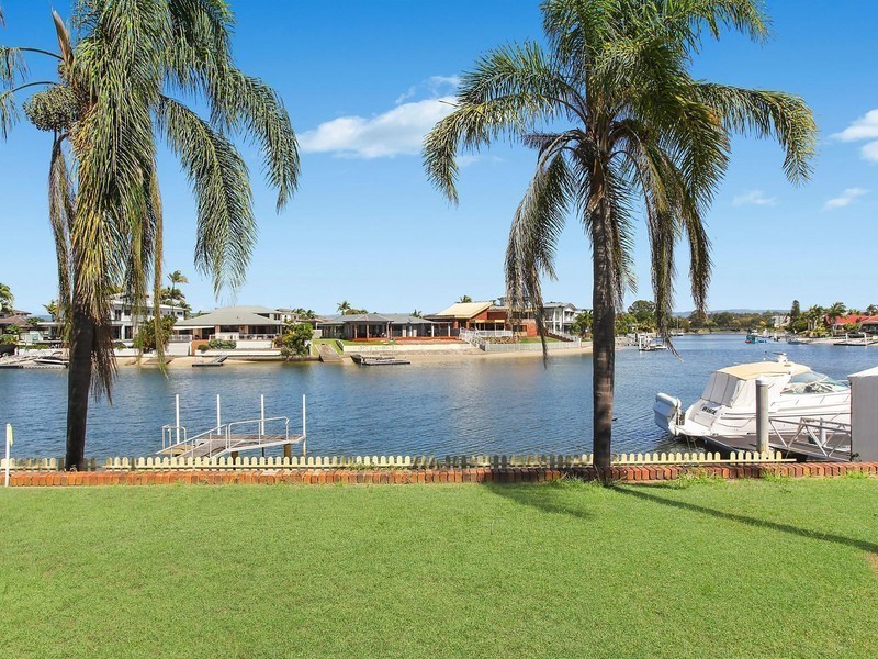2A Mercedes Place, Bundall QLD 4217