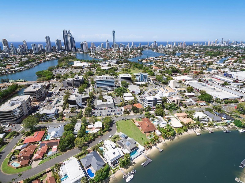 2A Mercedes Place, Bundall QLD 4217