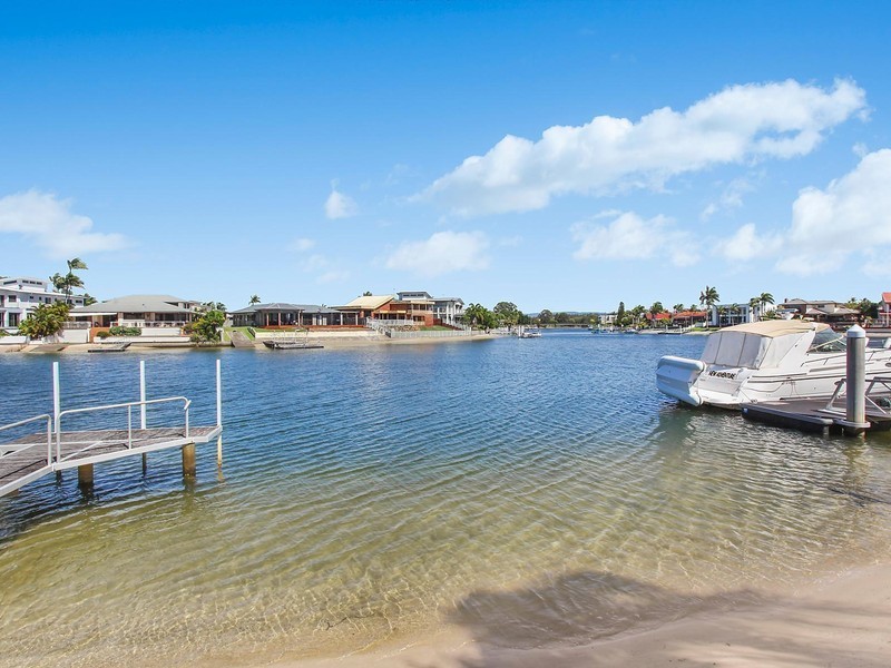 2A Mercedes Place, Bundall QLD 4217