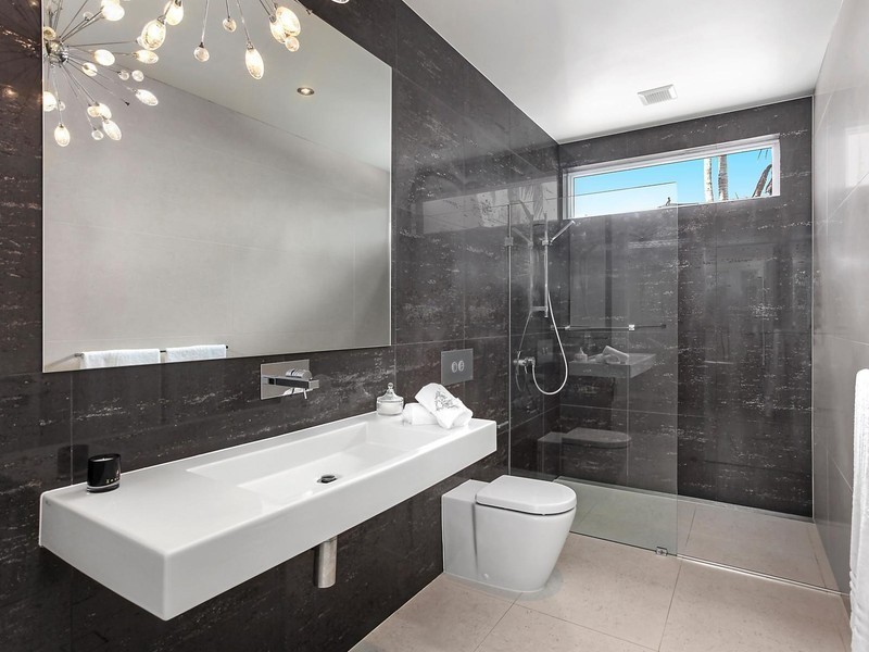 12 Tosti Street, Sorrento QLD 4217