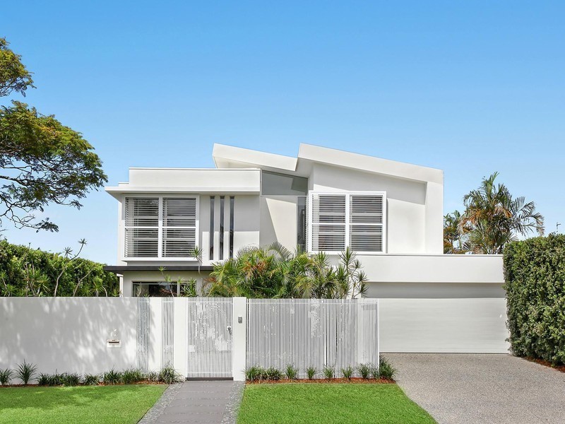 12 Tosti Street, Sorrento QLD 4217