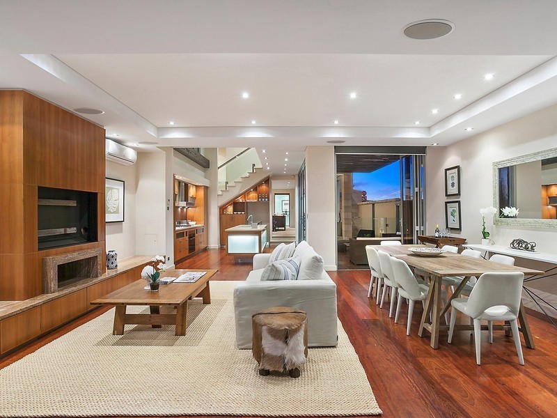 71 Hedges Avenue, Mermaid Beach QLD 4218