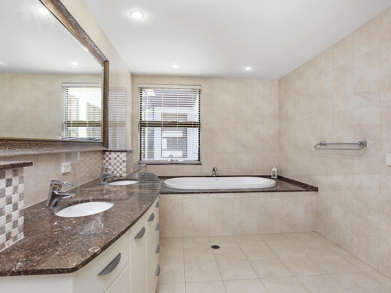 7105 Riverview Crescent, Sanctuary Cove QLD 4212