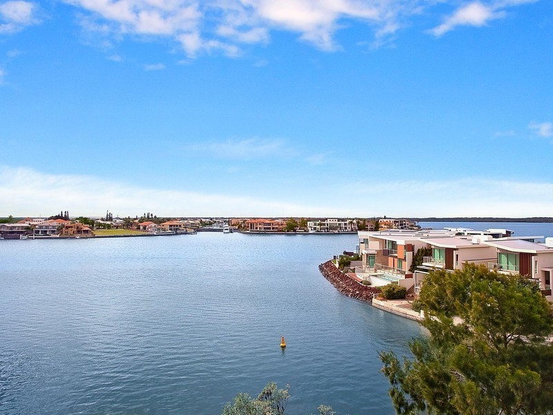 2408/2 Ephraim Island Parade, Paradise Point QLD 4216