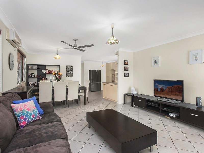 2/6 Craft Court, Miami QLD 4220