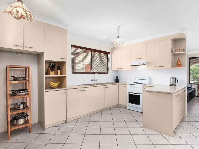 2/6 Craft Court, Miami QLD 4220