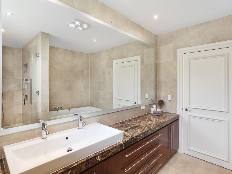 25 The Lido, Isle Of Capri QLD 4217