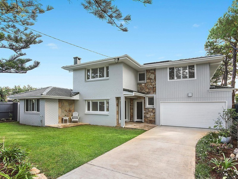 45 Allambi Avenue, Broadbeach Waters QLD 4218