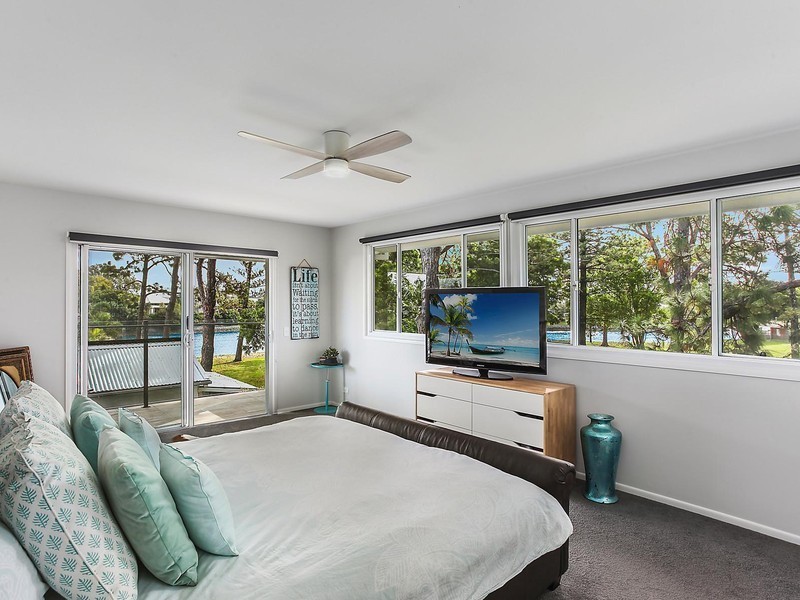 45 Allambi Avenue, Broadbeach Waters QLD 4218