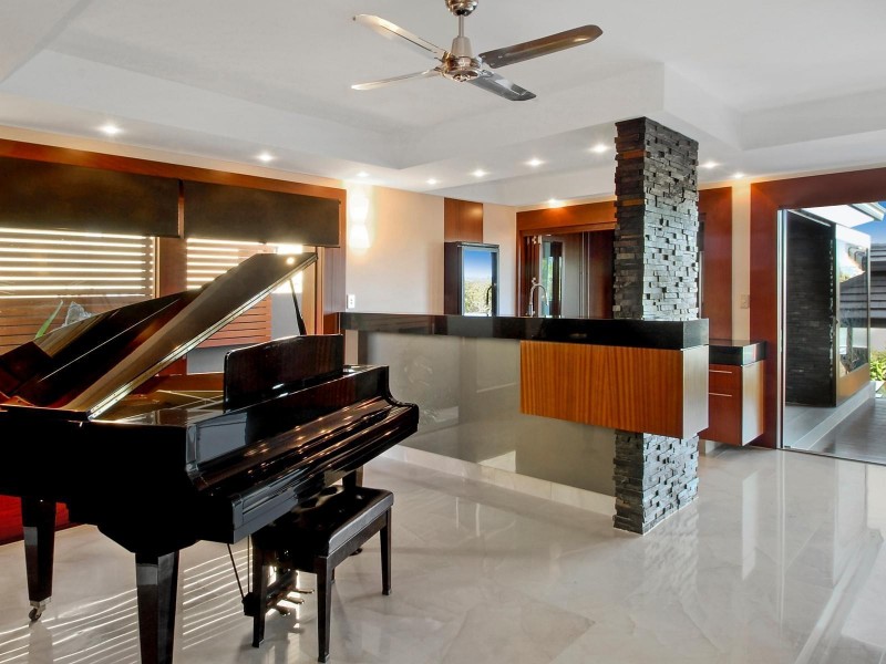 64 Cabana Boulevard, Benowa Waters QLD 4217