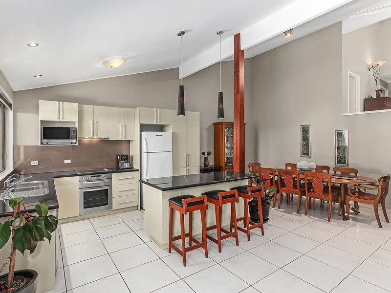 11/9 Freyburg, Bundall QLD 4217