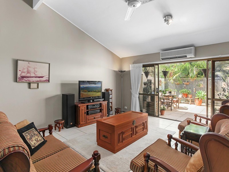 11/9 Freyburg, Bundall QLD 4217