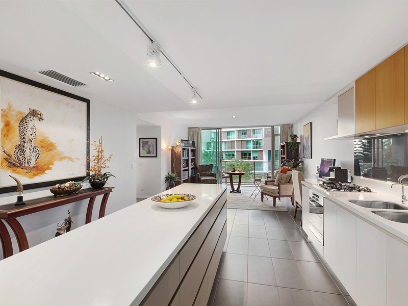 30303/2 Ephraim Island Parade, Paradise Point QLD 4216