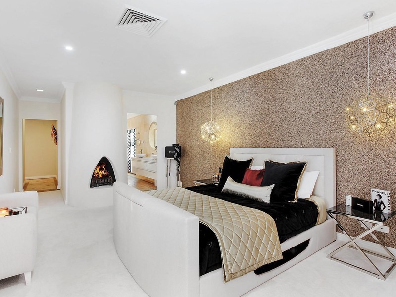 19 Charolais Crescent, Benowa Waters QLD 4217