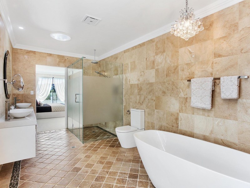 19 Charolais Crescent, Benowa Waters QLD 4217