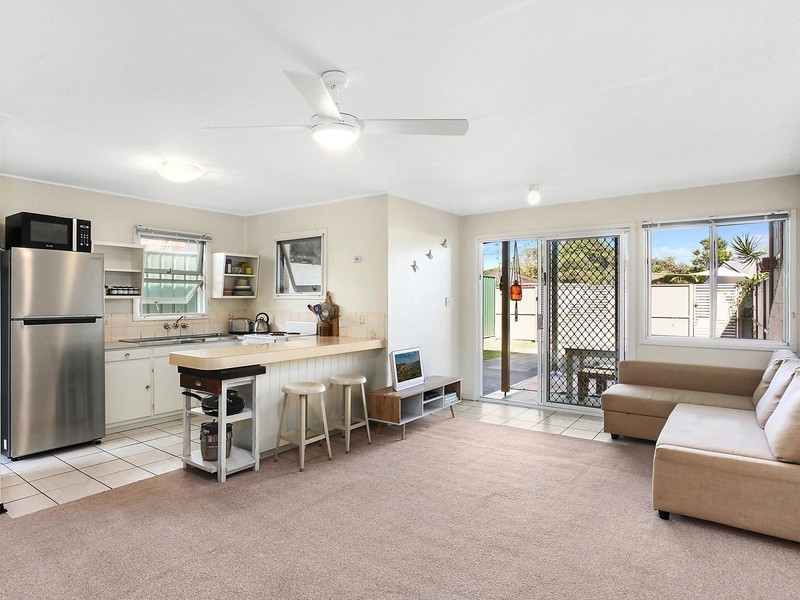 3 Birigun Street, Mermaid Waters QLD 4218