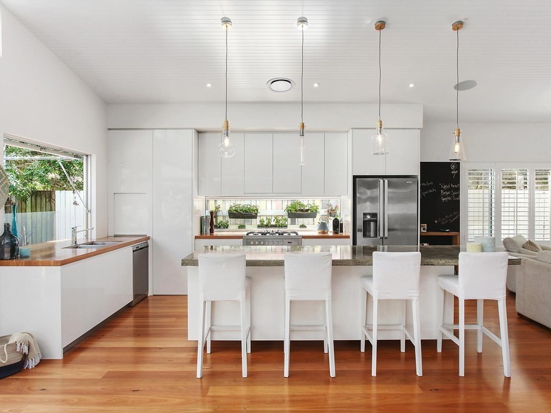 7 Falcon Court, Burleigh Waters QLD 4220