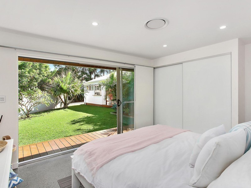 7 Falcon Court, Burleigh Waters QLD 4220