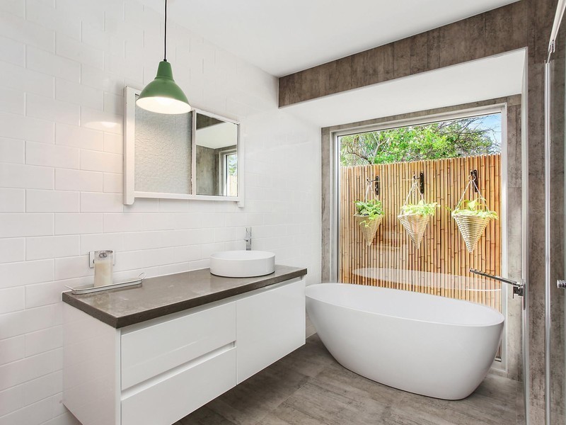 7 Falcon Court, Burleigh Waters QLD 4220