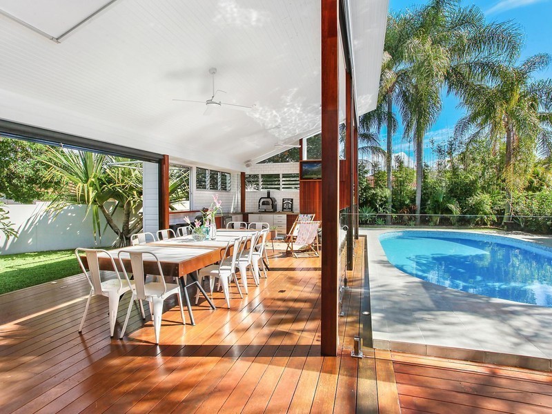 7 Falcon Court, Burleigh Waters QLD 4220