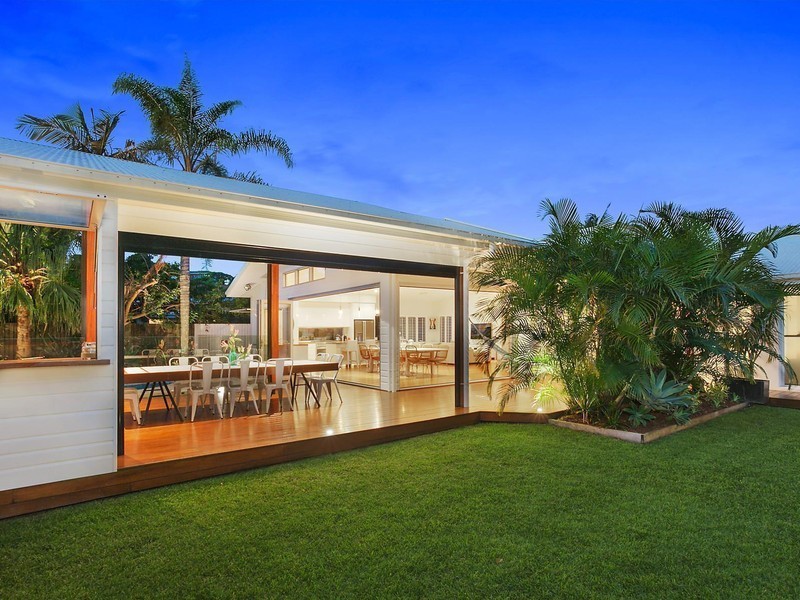 7 Falcon Court, Burleigh Waters QLD 4220