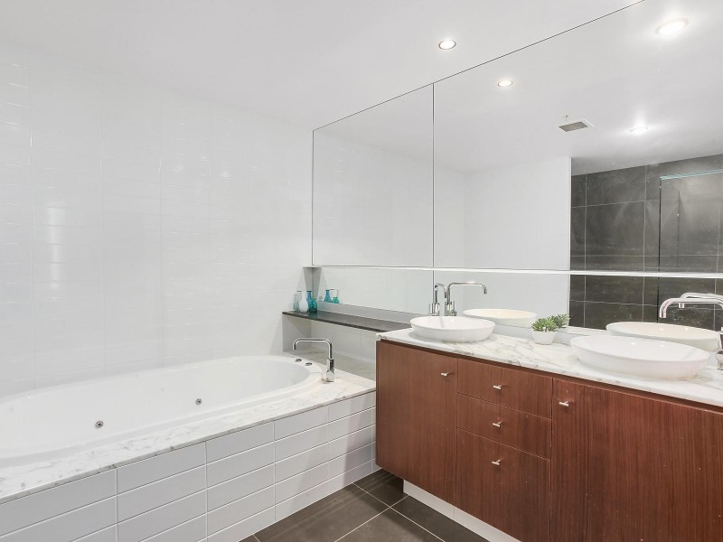 1601/17 Albert Avenue, Broadbeach QLD 4218