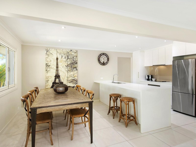 16 Aldrin Avenue, Benowa QLD 4217