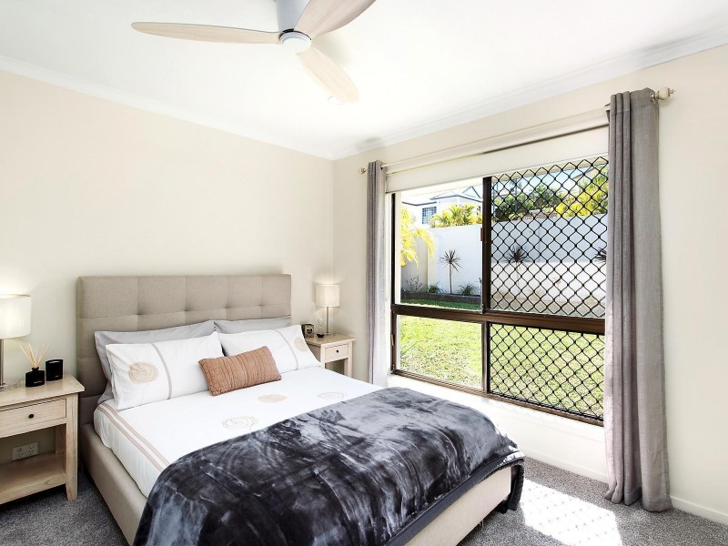 16 Aldrin Avenue, Benowa QLD 4217