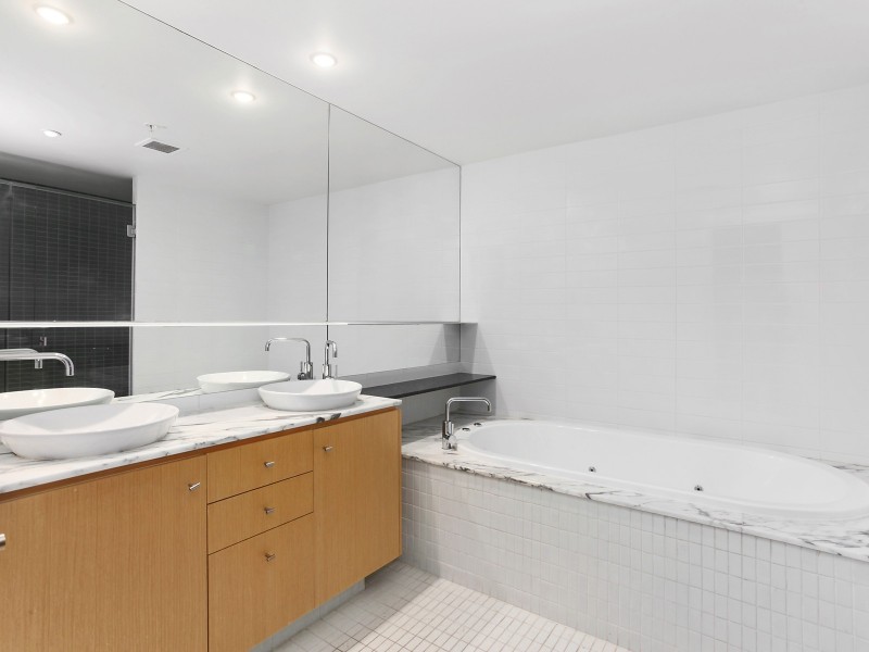 504/17 Albert Avenue, Broadbeach QLD 4218