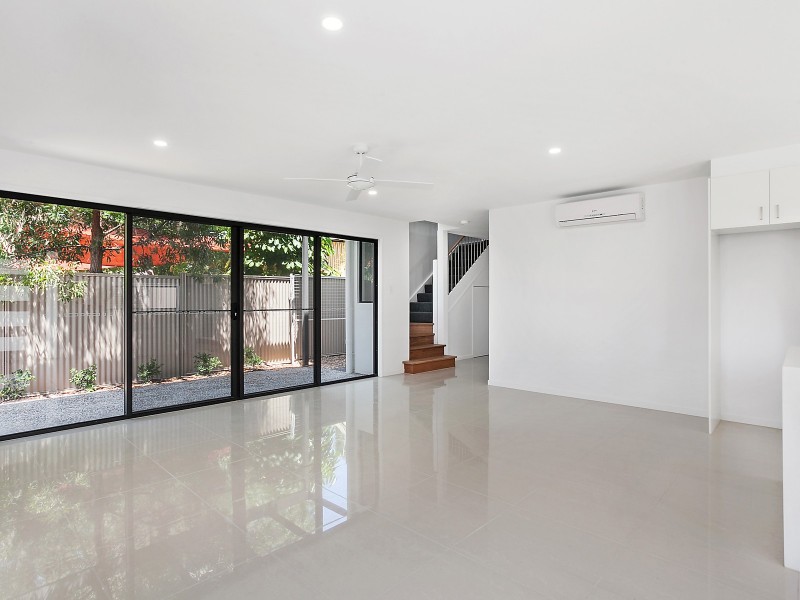 2 and 3/122 Eugaree Street, Southport QLD 4215