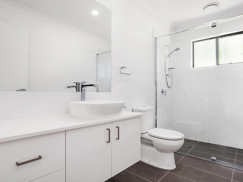 2 and 3/122 Eugaree Street, Southport QLD 4215