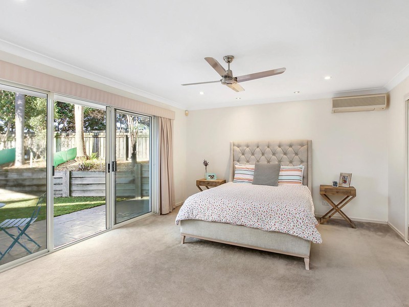 15 Bon Aire Court, Clear Island Waters QLD 4226