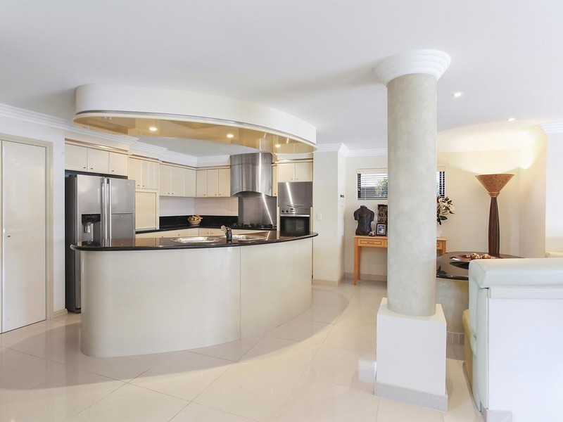 13 Ipsley Drive, Broadbeach Waters QLD 4218