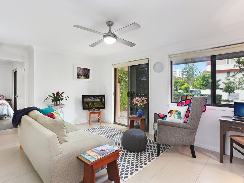 1/173 Surf Parade, Broadbeach QLD 4218