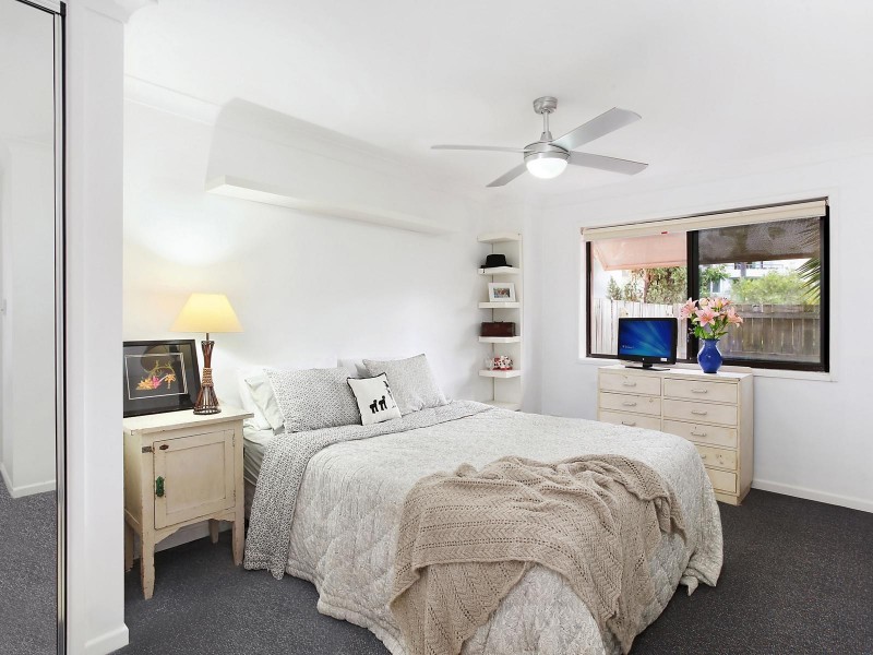 1/173 Surf Parade, Broadbeach QLD 4218