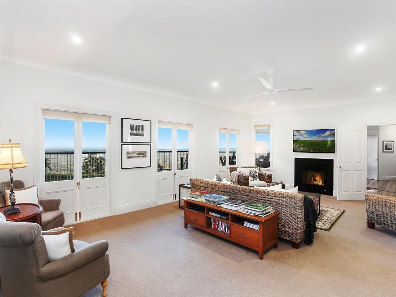 31 Macrozamia Drive, Clagiraba QLD 4211