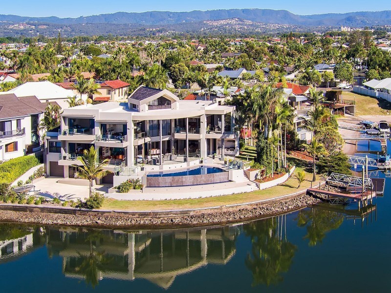 1 Rowes Court, Sorrento QLD 4217