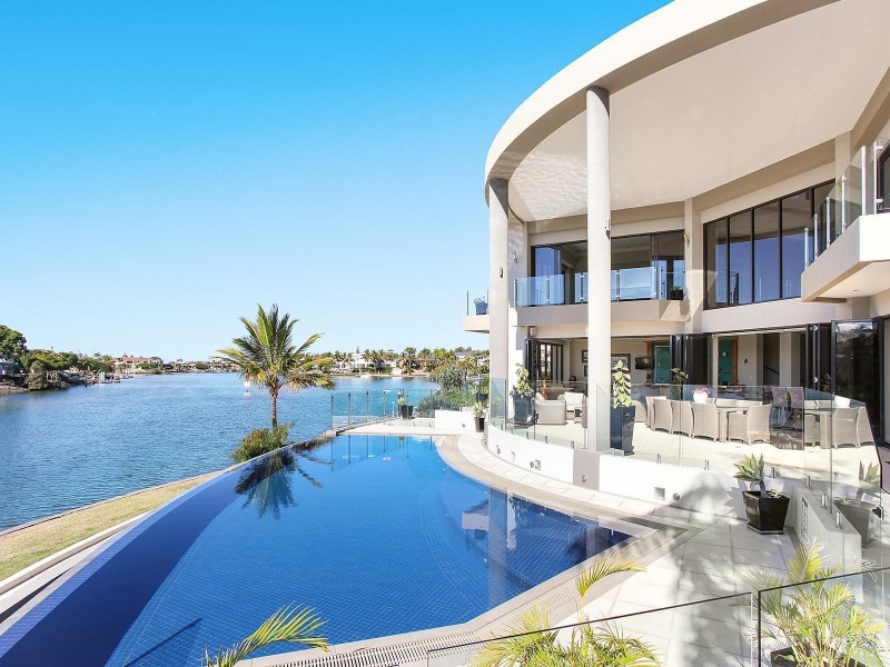 1 Rowes Court, Sorrento QLD 4217